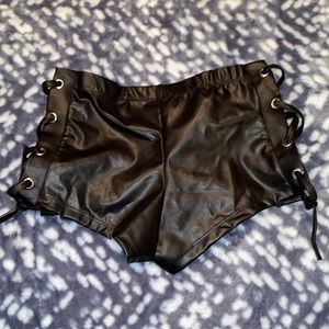 Leather shorts with strings